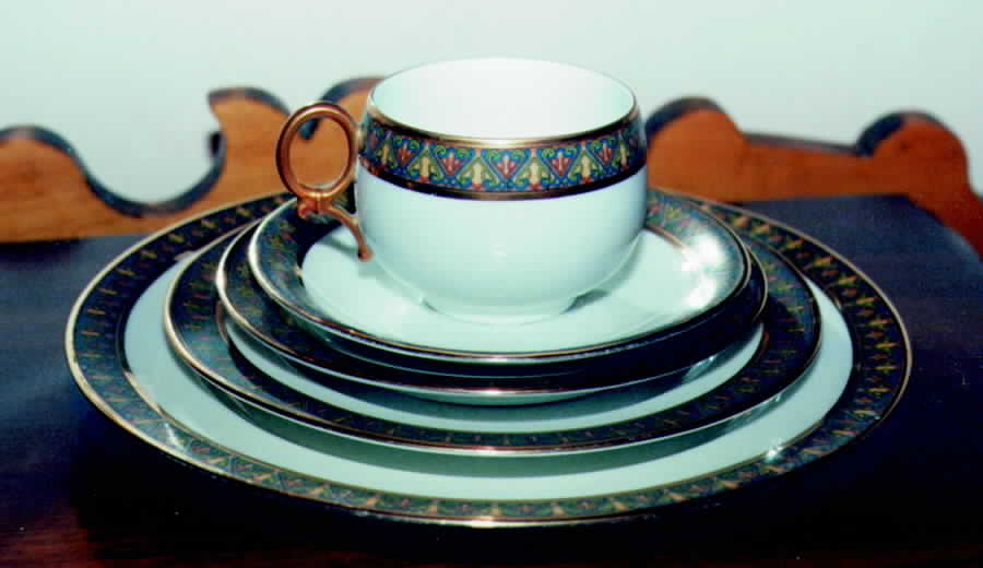 PAD9 Flat Cup & Saucer Set by Paroutaud-1