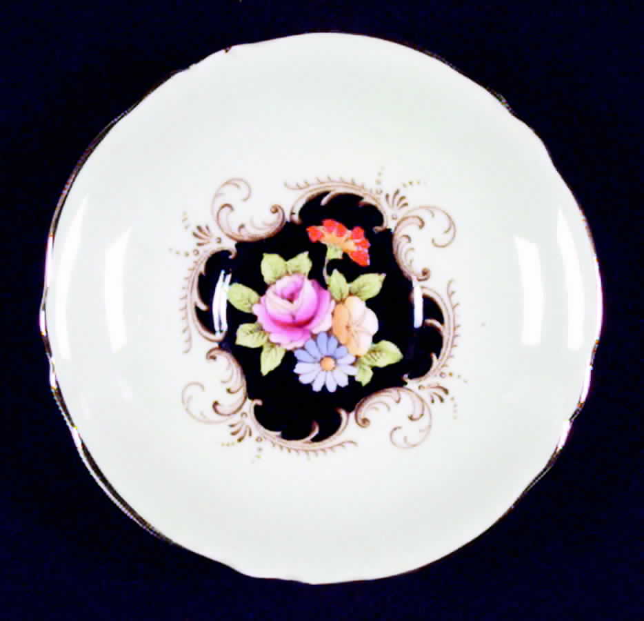 G6599 Saucer by Paragon-1