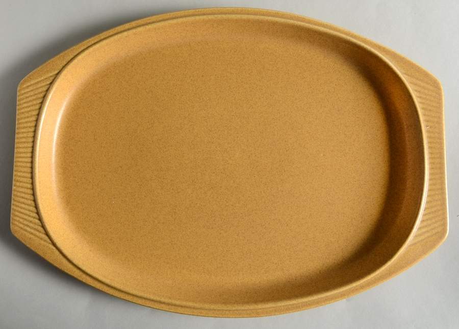 PFA30 14" Oval Serving Platter by Pfaltzgraff-1