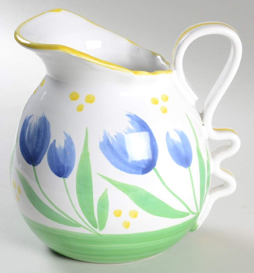 Tulipano Pitcher by Presenttense-1