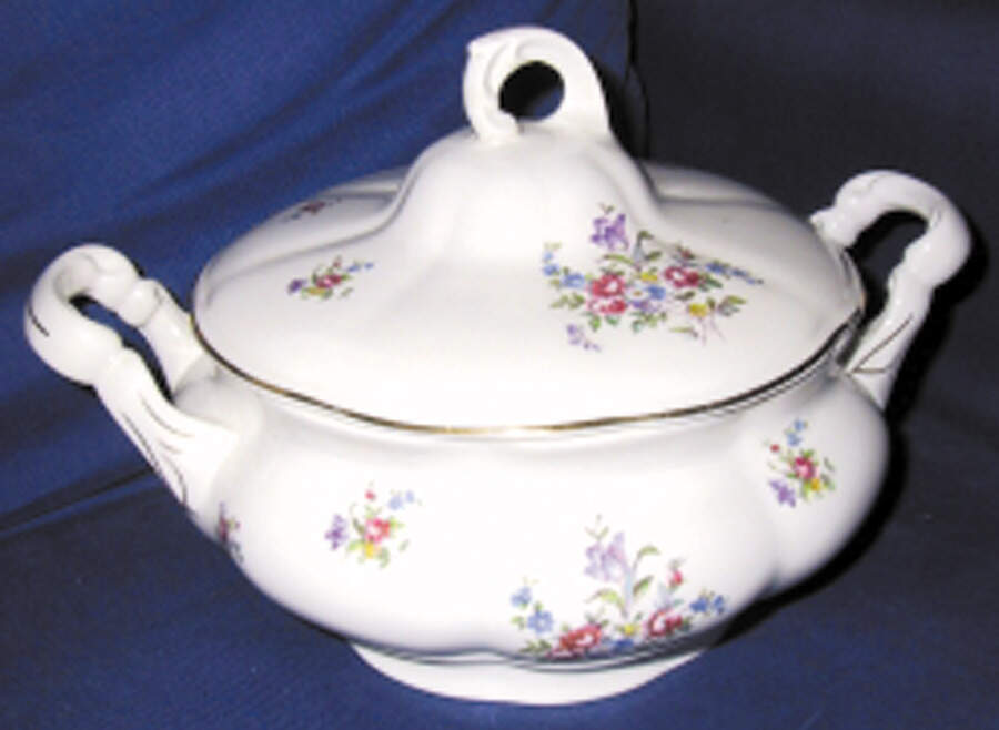 PIR53 Tureen &  Lid by Pirkenhammer-1