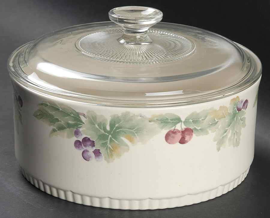 Jamberry 2.5 Quart Round Covered Baker by Pfaltzgraff-1