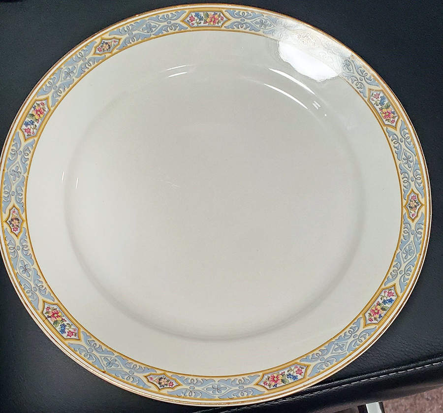 POP141 Dinner Plate by Pope Gosser-1