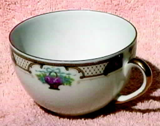 PUN54 Flat Cup by Porcelain Union-1