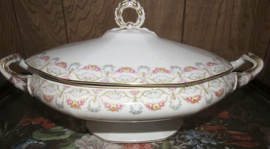 POY269 Oval Covered Vegetable by Jean Pouyat-1
