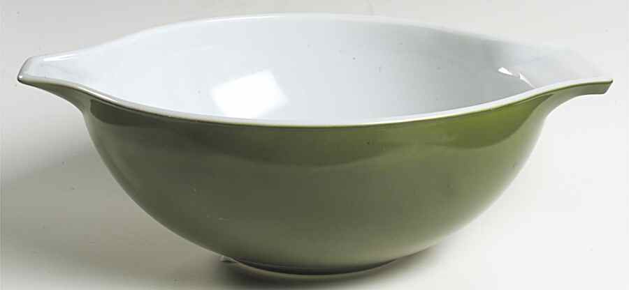 Verde (Green) 13" Cinderella Mixing Bowl by Pyrex-1