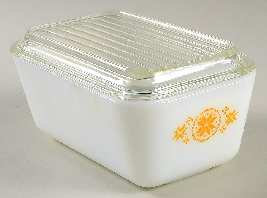 Town & Country Medium Refrigerator Jar & Lid by Pyrex-1