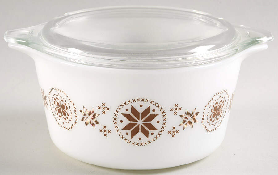 Town & Country 1 Qt Round Covered Casserole by Pyrex-1