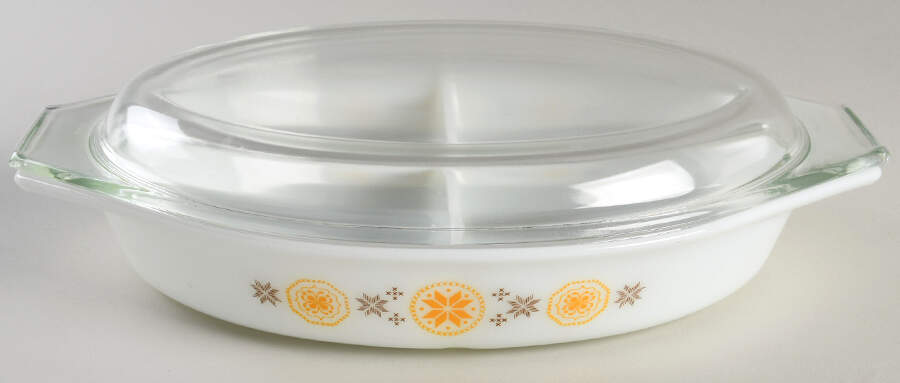 Town & Country Oval Covered Divided Vegetable by Pyrex-1