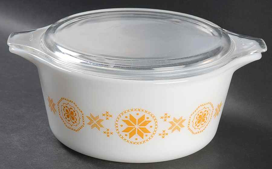 Town & Country 1.5 Qt Round Covered Casserole by Pyrex-1