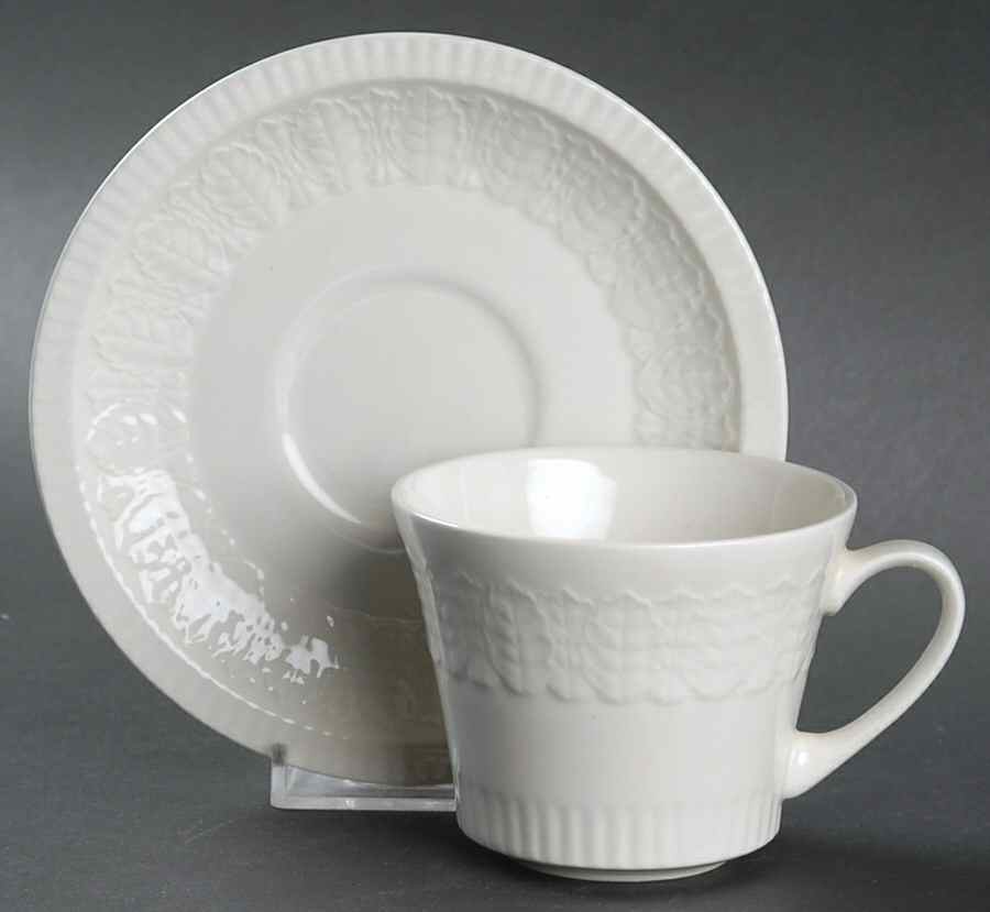 PNT9 Flat Cup & Saucer Set by Pontesa-1