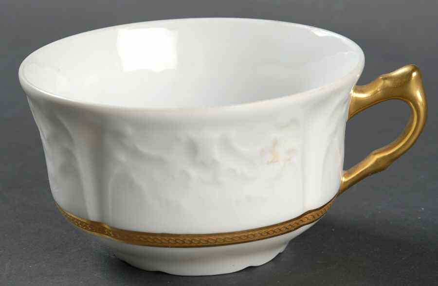 5676 Flat Cup by Porcelaine Lafarge-1