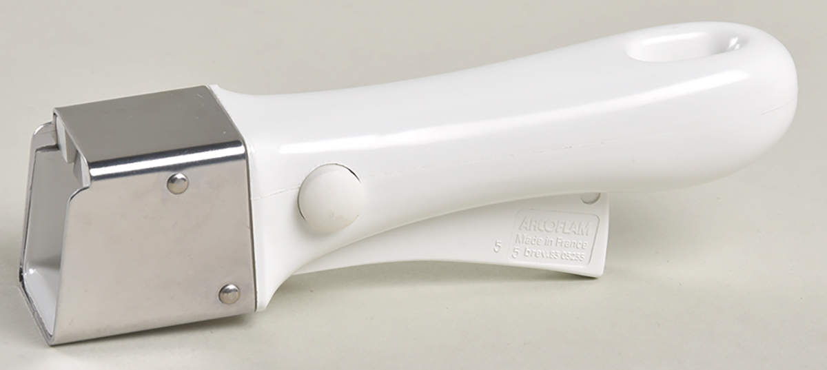Nouveau Detachable Metal Handle by Princess House-1