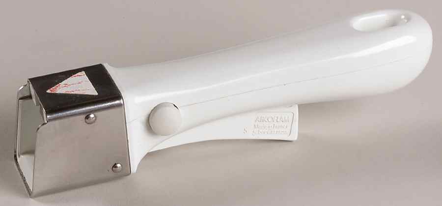 Nouveau Detachable Metal Handle by Princess House-1
