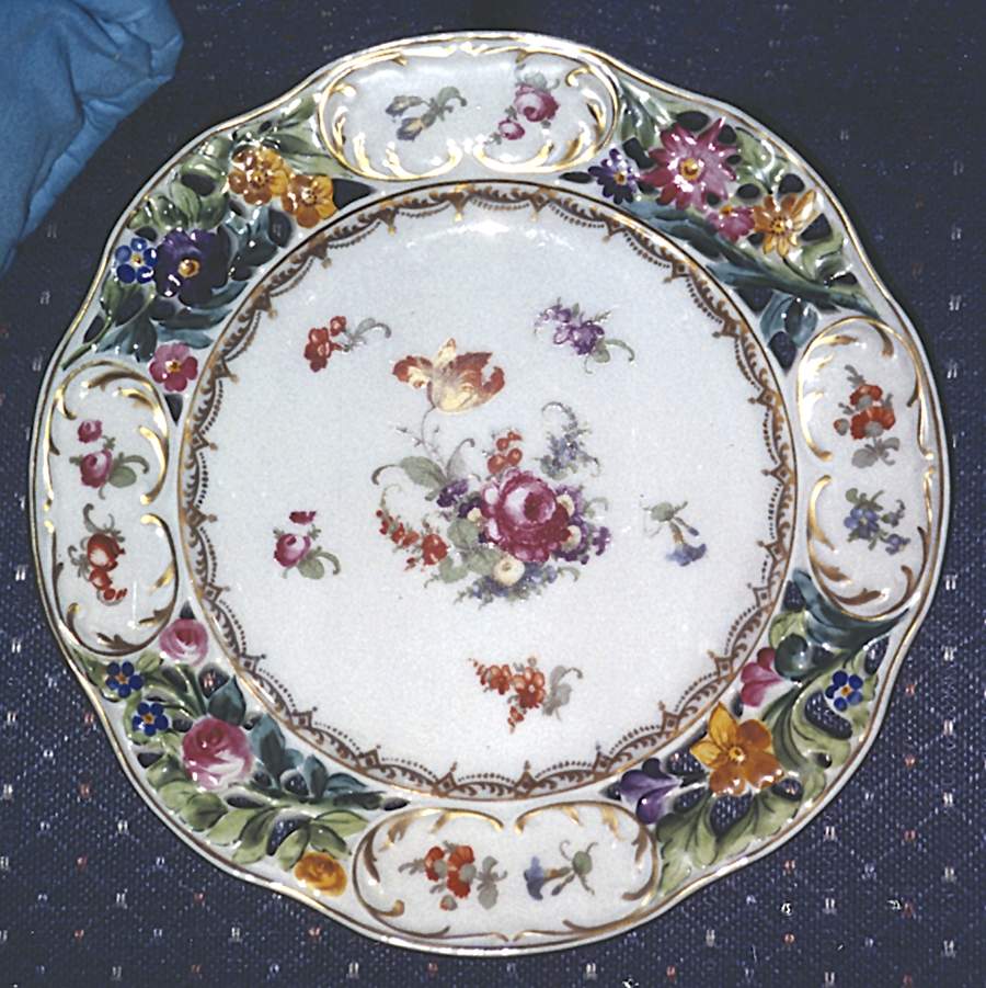 PUN62 Dinner Plate by Porcelain Union-1