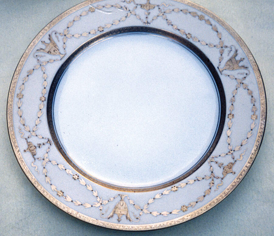 PIC50 Dinner Plate by Pickard-1