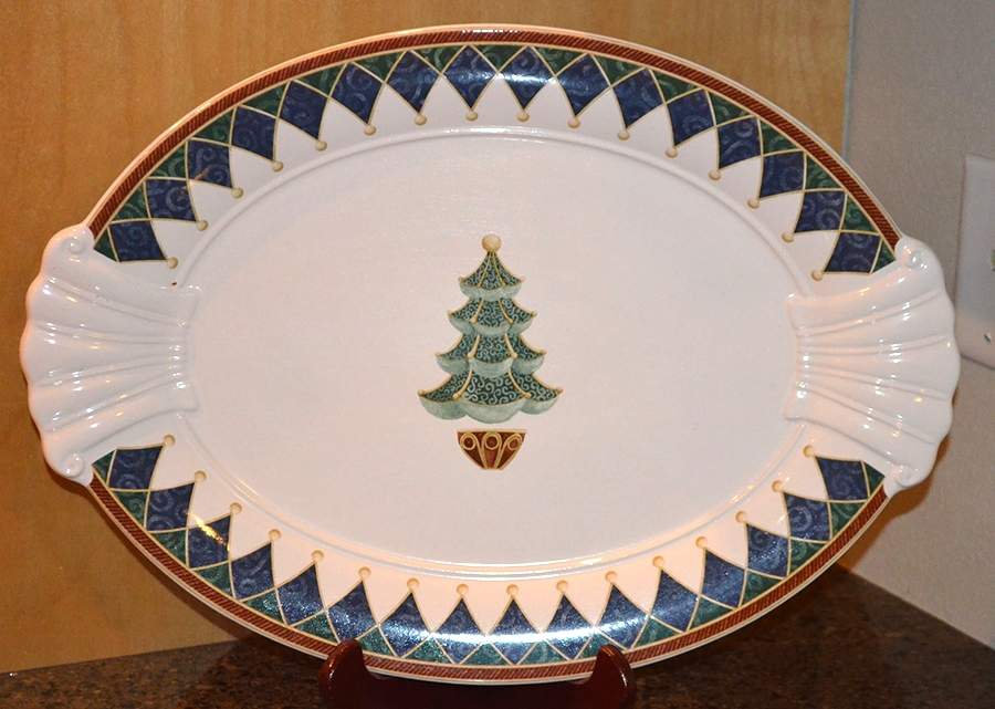 Royal Holiday 18" Oval Serving Platter by Pfaltzgraff-1