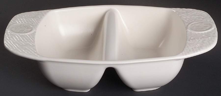 Sierra 11" Oval Divided Vegetable Bowl by Pfaltzgraff-1