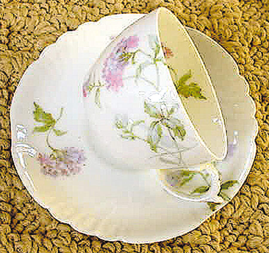 POY299 Flat Cup & Saucer Set by Jean Pouyat-1