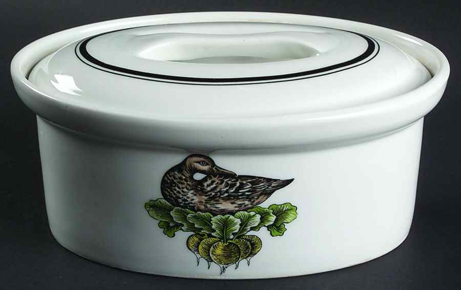 Service Chasse 1.5 Pint Oval Covered Casserole by Porcelaine d'Auteuil-1
