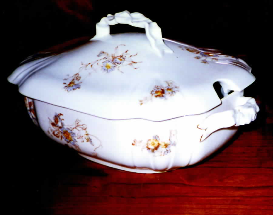 PHL18 Tureen &  Lid by P H Leonard-1