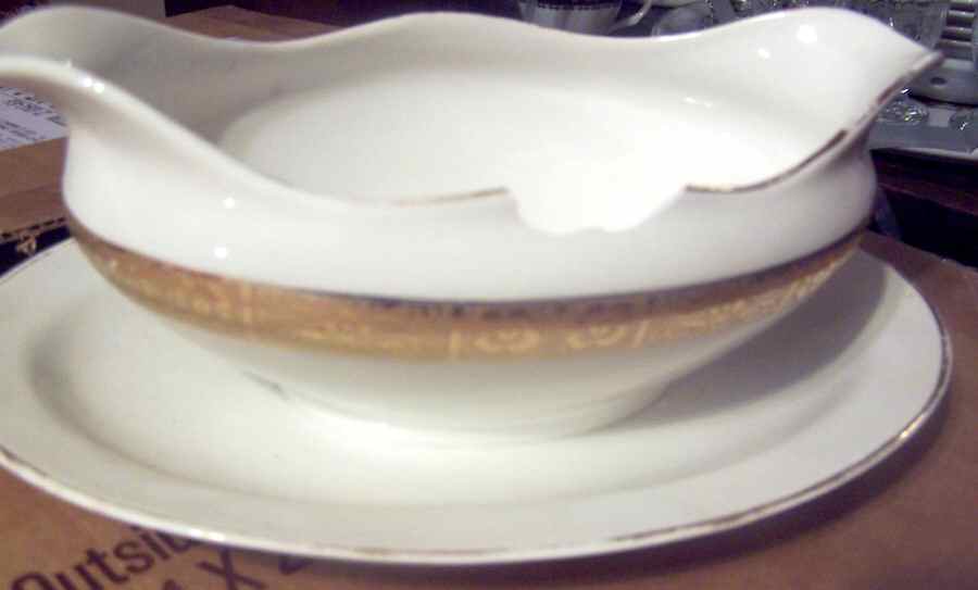 POP166 Gravy Boat with Attached Underplate by Pope Gosser-1