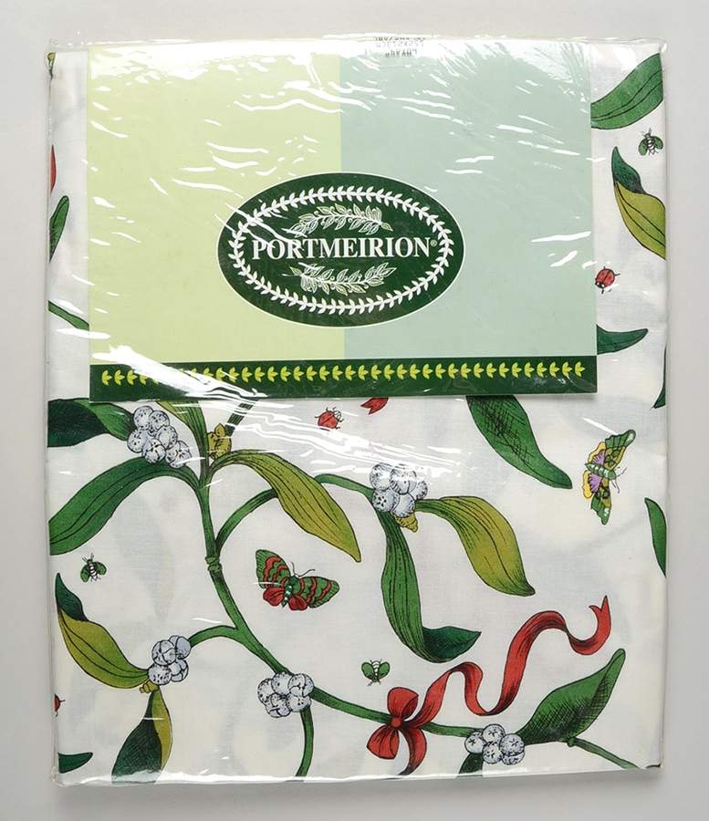 Botanic Garden Mistletoe 60" X 84" Oblong Tablecloth by Portmeirion-1