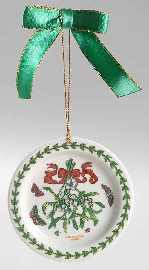Botanic Garden Mistletoe Plate Shape Ornament by Portmeirion-1
