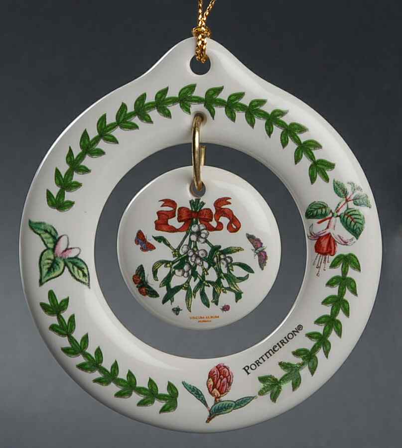 Botanic Garden Mistletoe Wreath Ornament by Portmeirion-1