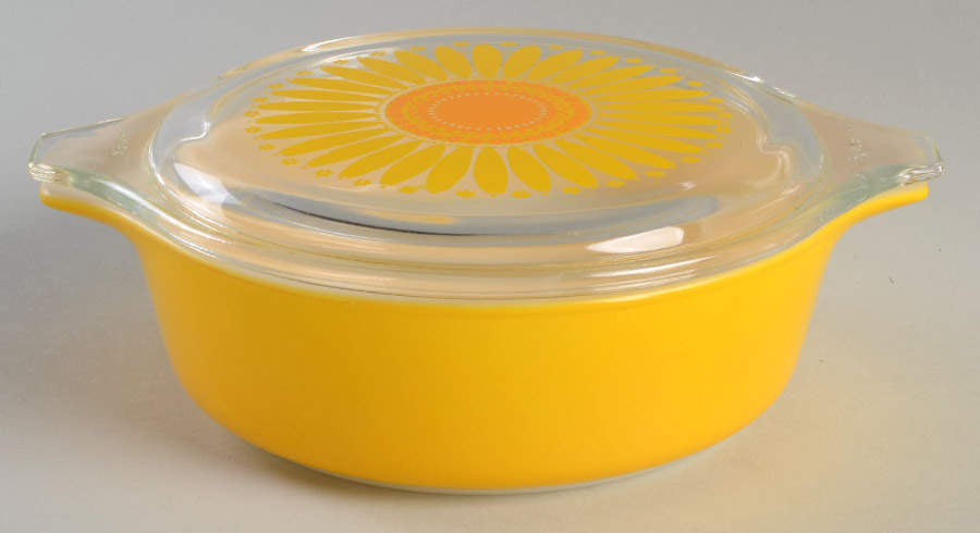 Daisy 1 Pt Round Covered Casserole by Pyrex-1