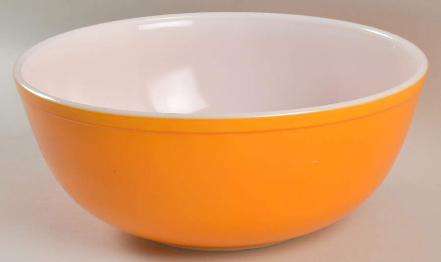 Daisy 10" Mixing Bowl by Pyrex-1