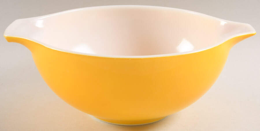 Daisy 10" Cinderella Mixing Bowl by Pyrex-1