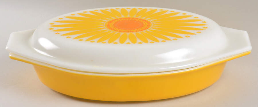 Daisy 12" Oval Covered Divided Vegetable (ODV12 Base) by Pyrex-1
