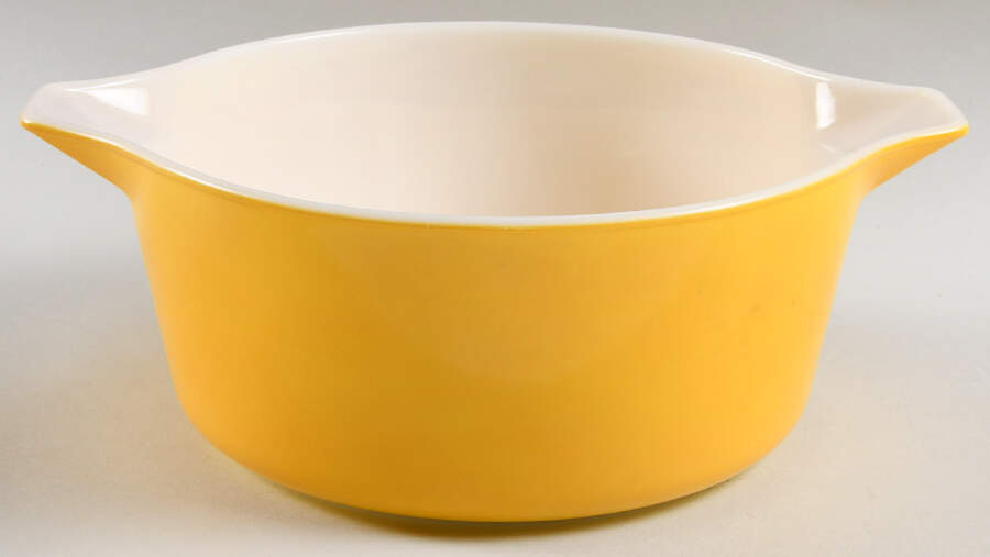 Daisy 2.5 Qt Round Casserole No Lid by Pyrex-1