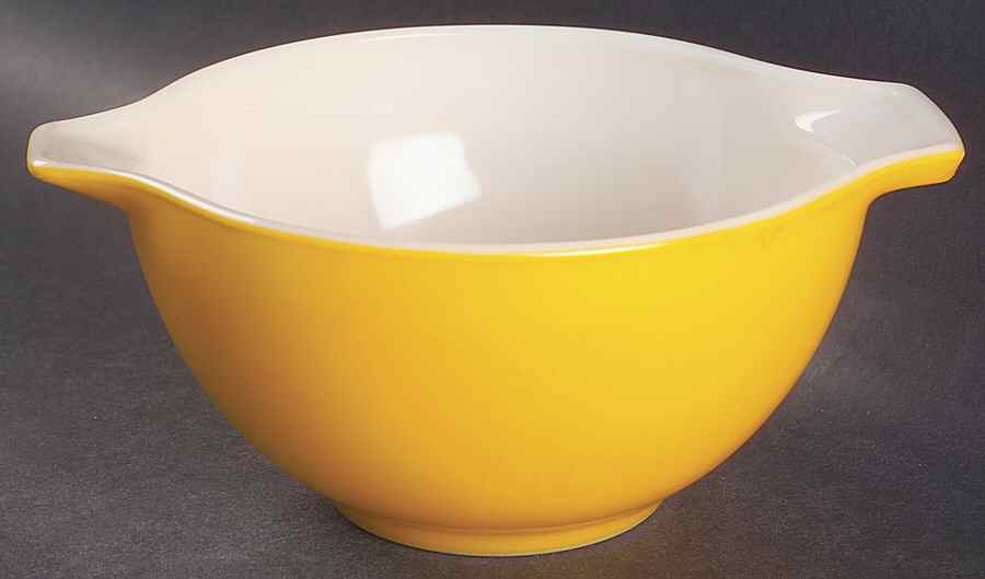 Daisy 7" Cinderella Mixing Bowl by Pyrex-1