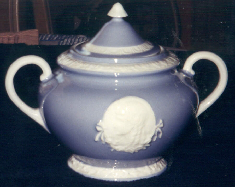 PUN73 Sugar Bowl & Lid by Porcelain Union-1