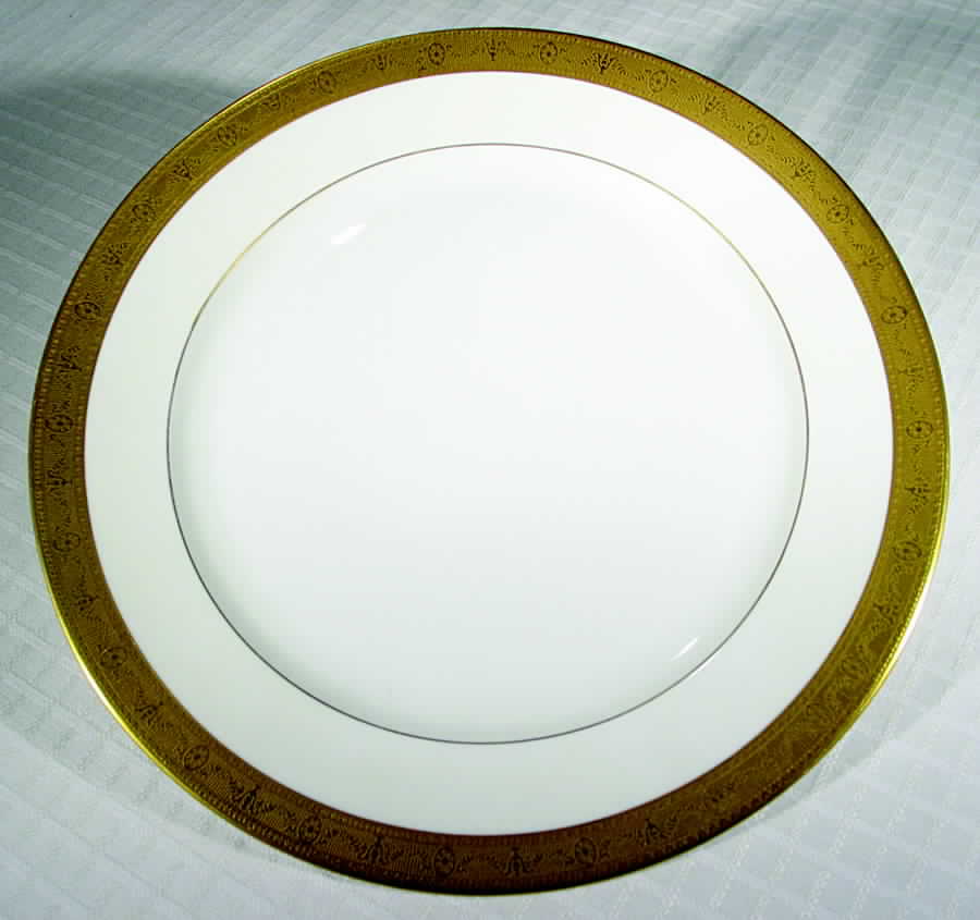 PIC67 Dinner Plate by Pickard-1