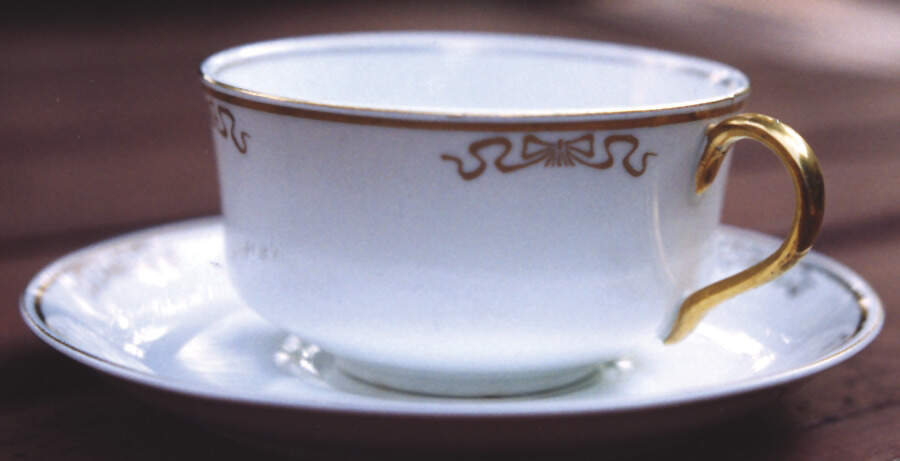 POP178 Flat Cup & Saucer Set by Pope Gosser-1
