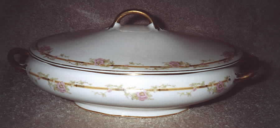 POP179 Oval Covered Vegetable by Pope Gosser-1