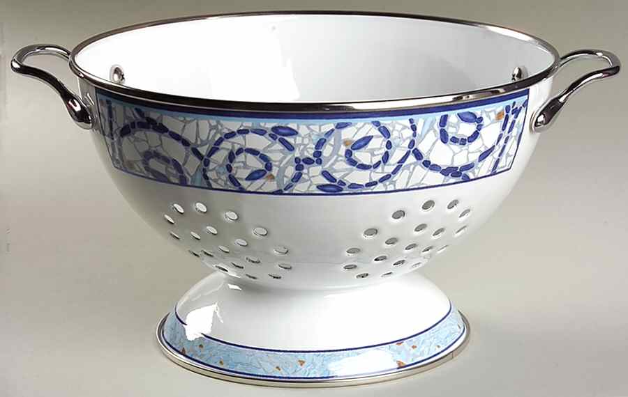 Monaco 3 Quart Metal Colander by Pfaltzgraff-1