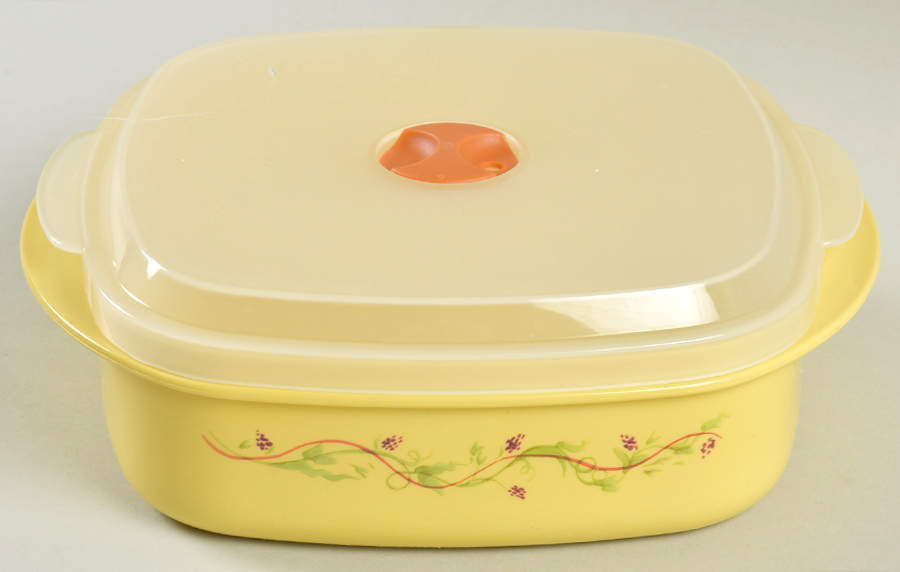 Pistoulet 6" Plastic Container with Lid by Pfaltzgraff-1