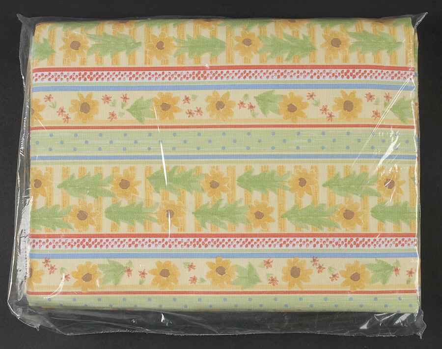 Pistoulet 60" X 102" Oblong Tablecloth by Pfaltzgraff-1