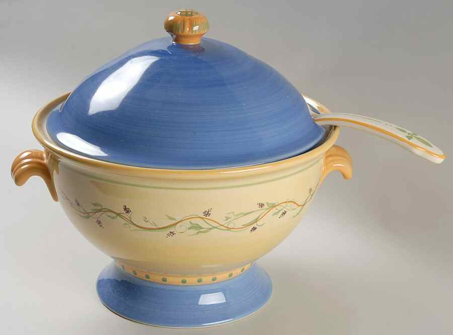 Pistoulet Tureen & Lid with Ladle by Pfaltzgraff-1