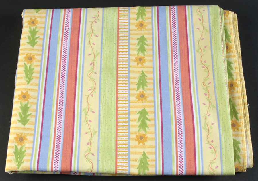 Pistoulet 60" X 99" Oblong Tablecloth by Pfaltzgraff-1
