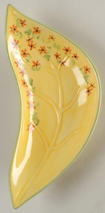 Pistoulet 9" Leaf Dish by Pfaltzgraff-1