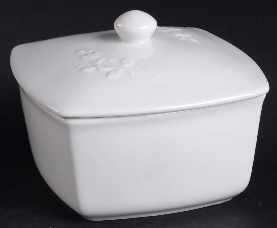 Veranda White Entertaining 6pc-Center Dish & Lid by Princess House-1