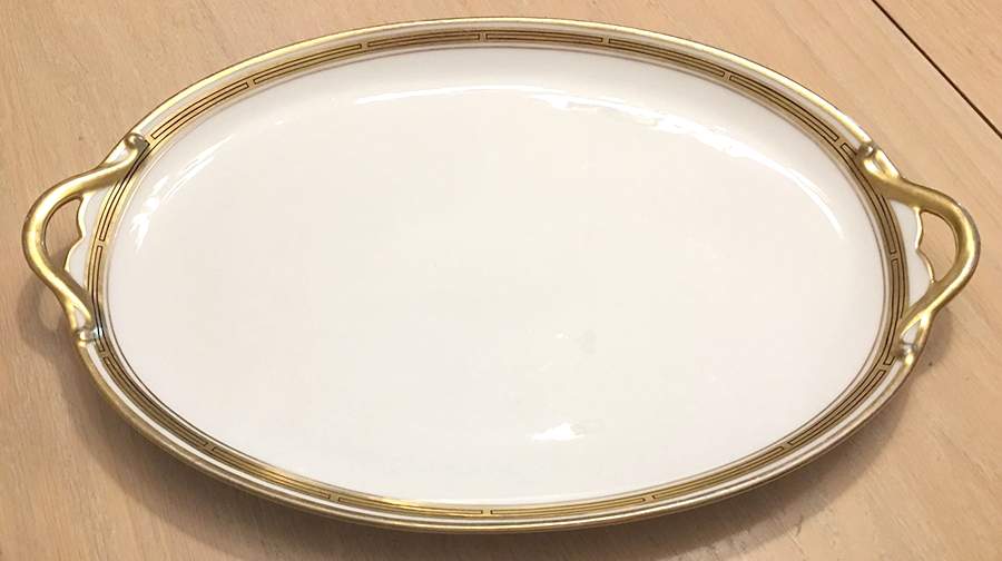 PIC45 Coupe 14" Oval Serving Platter by Pickard-1
