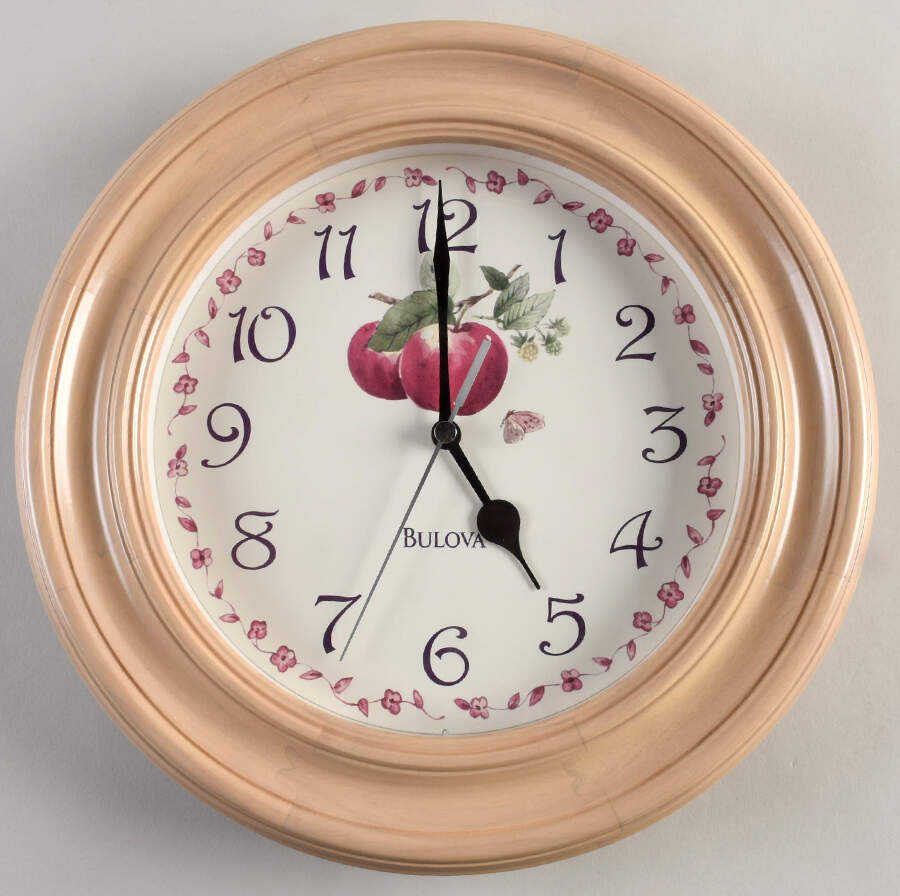 Delicious Hanging Wall Clock by Pfaltzgraff-1