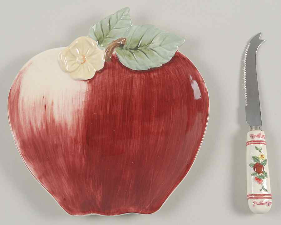 Delicious Cheese Tray/Board and Sculpted Slicer by Pfaltzgraff-1