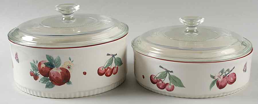 Delicious 4-Piece Bakeware Set (2 Bakers with Lids) by Pfaltzgraff-1